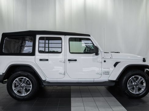 Used 2021 Jeep Wrangler Unlimited Sahara w/ Dual Top Group AWD/4WD image 3