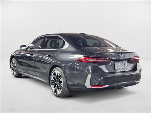 Used 2026 BMW 530i xDrive w/ Premium Package image 8