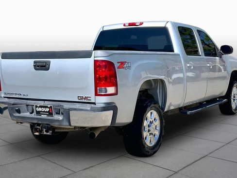 Used 2014 GMC Sierra 2500 SLT w/ Suspension Package, Off-Road AWD/4WD image 12