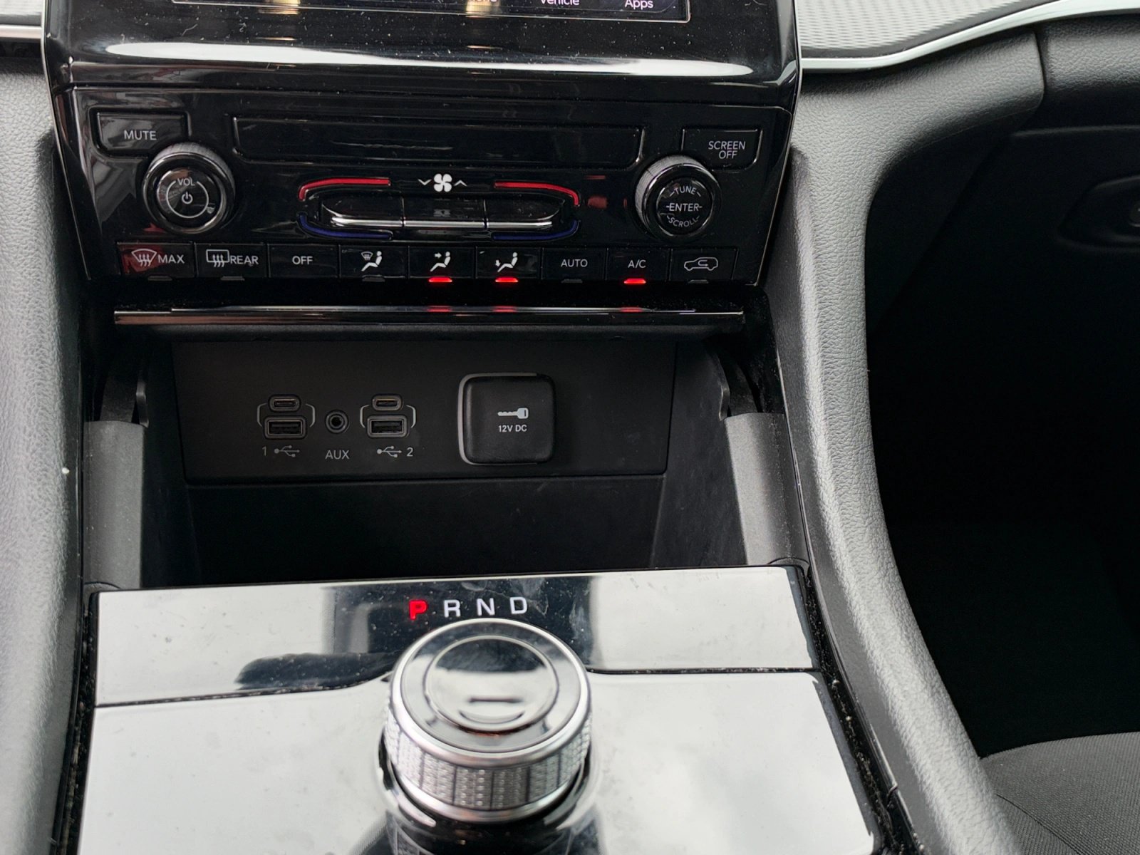Used 2023 Jeep Grand Cherokee L Laredo RWD image 18