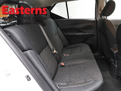 Used 2021 Nissan Kicks S image 23