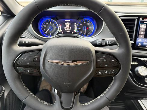 Used 2023 Chrysler Pacifica Touring-L w/ S Appearance Package image 26