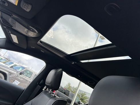 New 2026 Chrysler Pacifica Limited image 23