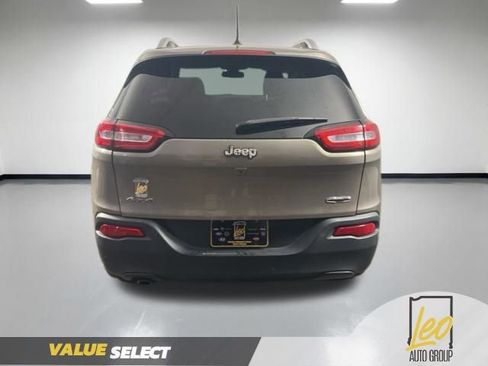 Used 2016 Jeep Cherokee Latitude w/ Comfort/Convenience Group AWD/4WD image 5