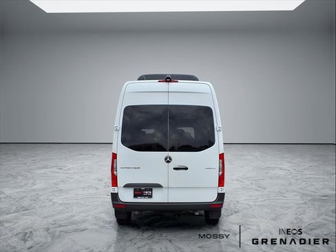 Used 2024 Mercedes-Benz Sprinter 2500 image 6