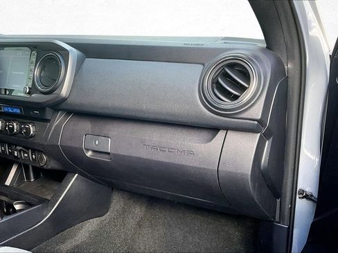 Used 2021 Toyota Tacoma TRD Off-Road w/ Technology Package image 21