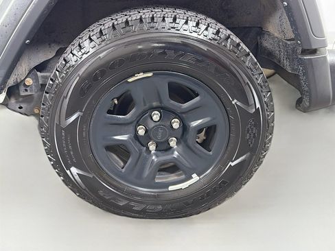 Used 2023 Jeep Wrangler Unlimited Sport AWD/4WD image 31