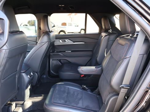 Used 2025 Ford Explorer ST image 23