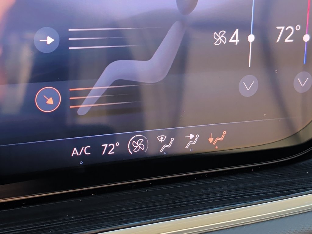 Used 2024 Buick Envision Preferred AWD/4WD image 27