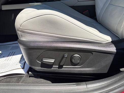 Used 2023 Hyundai Elantra Limited FWD image 36