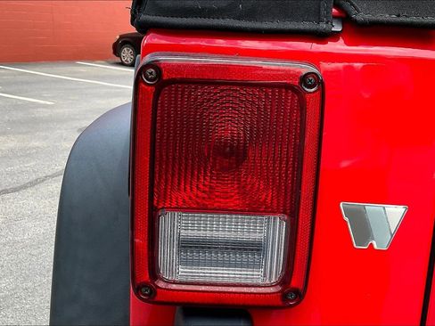 Used 2015 Jeep Wrangler Sport w/ Quick Order Package 24S AWD/4WD image 23