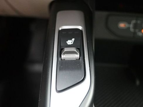 Used 2025 Kia Sorento S FWD image 14