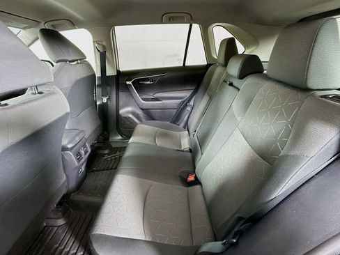 Used 2021 Toyota RAV4 XLE image 23
