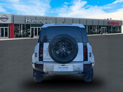 Used 2025 Land Rover Defender 110 S image 7