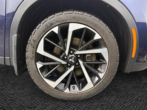 Used 2022 Mitsubishi Outlander SE image 11