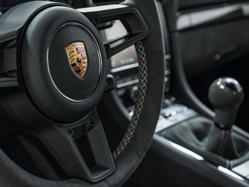 Used 2016 Porsche 911 R RWD image 18