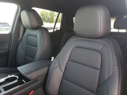 New 2027 Chevrolet Equinox LT w/ Convenience Package II FWD image 24