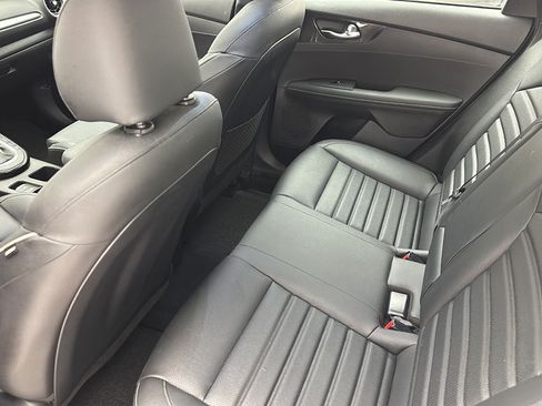 Used 2023 Kia Forte GT-Line w/ GT-Line Premium Package FWD image 9