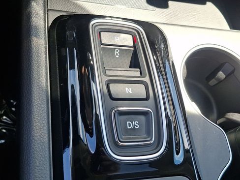 Used 2023 Honda Pilot Touring image 16
