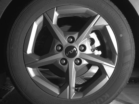 Used 2025 Kia K4 LXS image 14