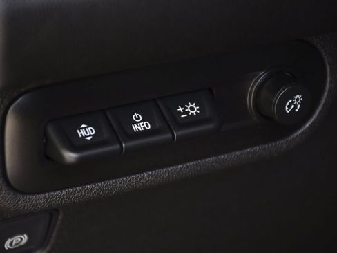 Used 2023 GMC Terrain SLT w/ Tech Package FWD image 18