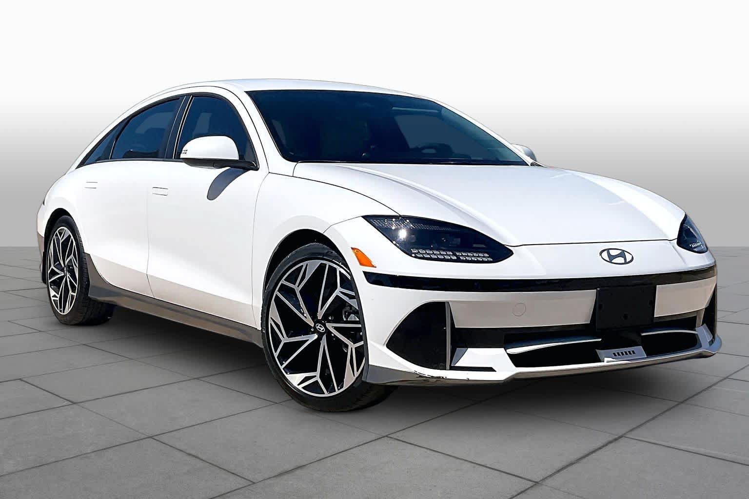 Used 2024 Hyundai Ioniq 6 SEL RWD image 2