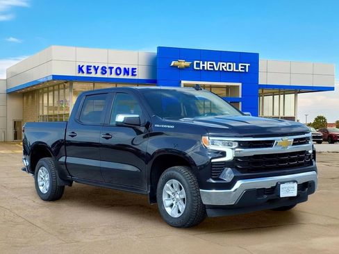 Used 2023 Chevrolet Silverado 1500 LT w/ Protection Package RWD image 1