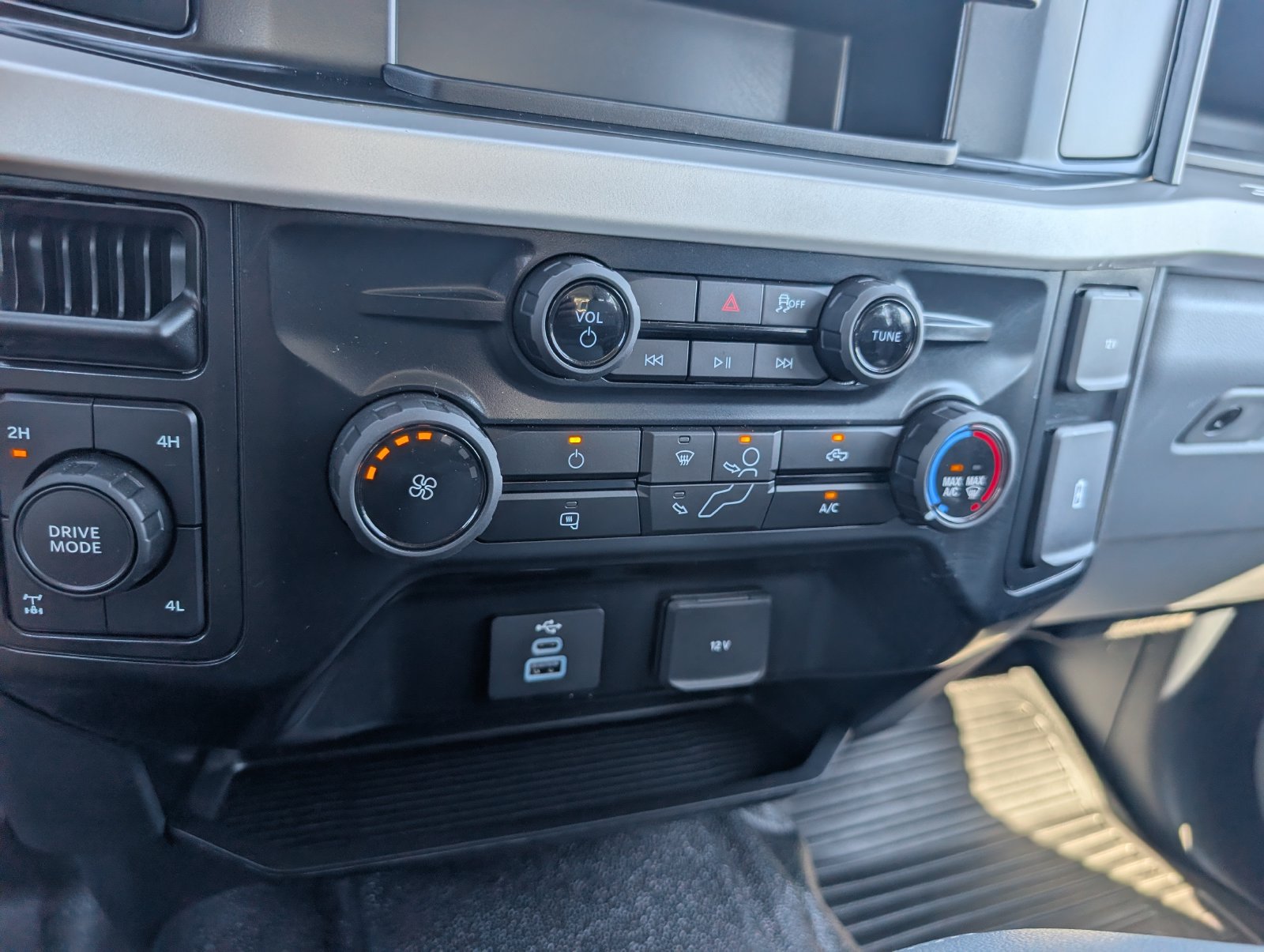 Used 2025 Ford F250 XL AWD/4WD image 25