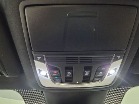 Used 2022 Acura MDX Type S AWD/4WD image 13