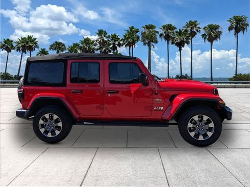 Used 2019 Jeep Wrangler Unlimited Sahara AWD/4WD image 6