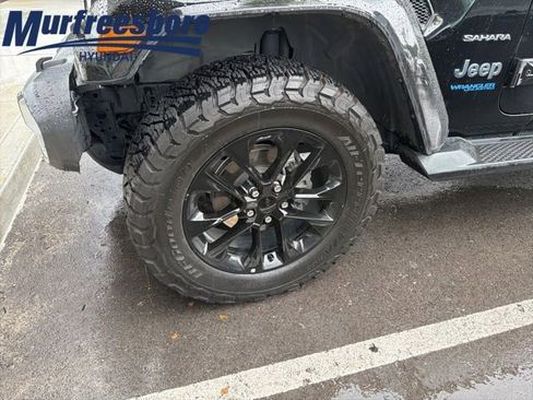 Used 2021 Jeep Wrangler Unlimited Sahara w/ Cold Weather Group AWD/4WD image 12
