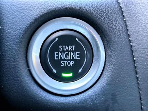 Used 2021 Chevrolet Tahoe RST image 33