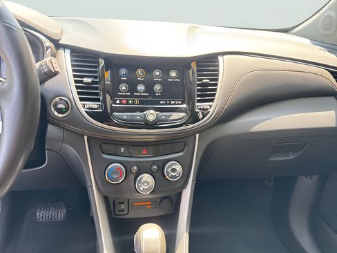 Used 2019 Chevrolet Trax LT w/ LT Convenience Package AWD/4WD image 25