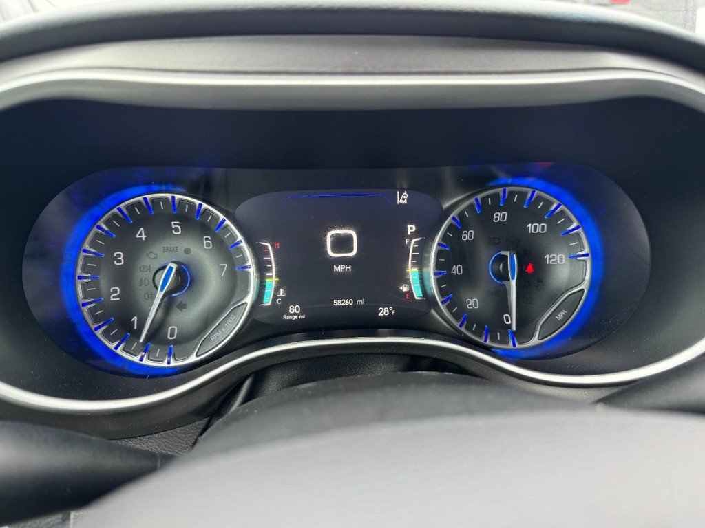 Used 2024 Chrysler Pacifica Touring-L FWD image 24