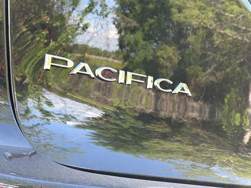 New 2026 Chrysler Pacifica Select image 15