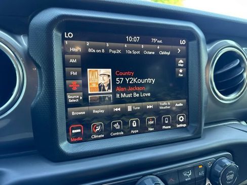 Used 2020 Jeep Wrangler Unlimited Sahara AWD/4WD image 18