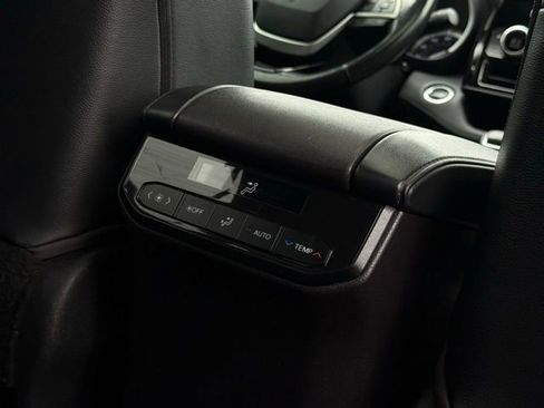 Used 2022 Toyota Highlander XSE image 22