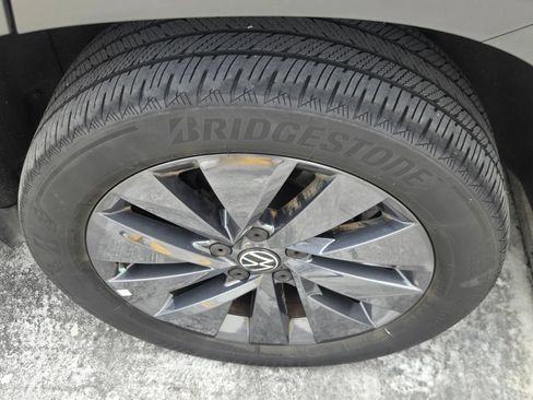 Certified 2024 Volkswagen Taos S FWD image 6