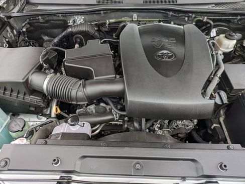 Used 2022 Toyota Tacoma TRD Sport image 32