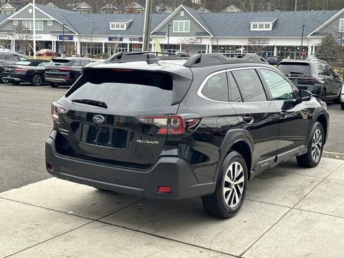 Used 2023 Subaru Outback Premium image 7