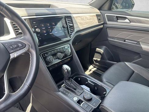 Used 2022 Volkswagen Atlas Cross Sport SE AWD/4WD image 15