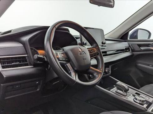 Used 2024 Mitsubishi Outlander SE image 23