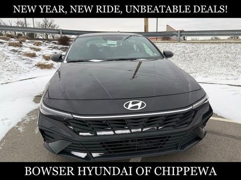 Used 2025 Hyundai Elantra Sport w/ Cargo Package image 6