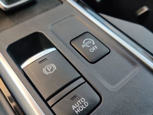 Used 2024 Nissan Pathfinder SL AWD/4WD image 33