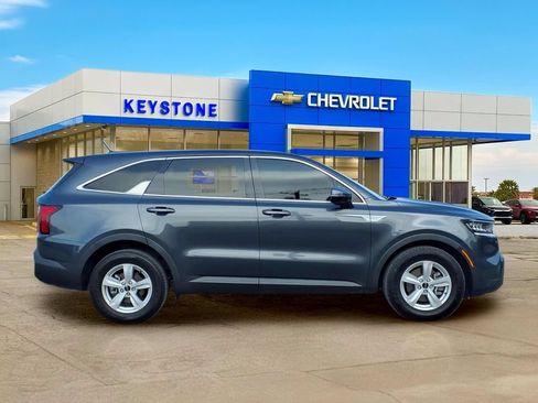 Used 2023 Kia Sorento LX FWD image 8