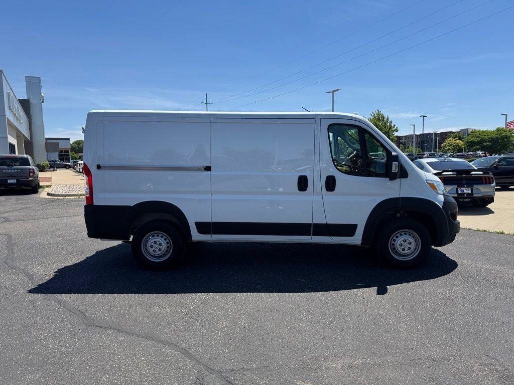 Used 2025 RAM ProMaster 2500 w/ Convenience Group FWD image 2