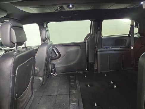 Used 2019 Dodge Grand Caravan GT image 15