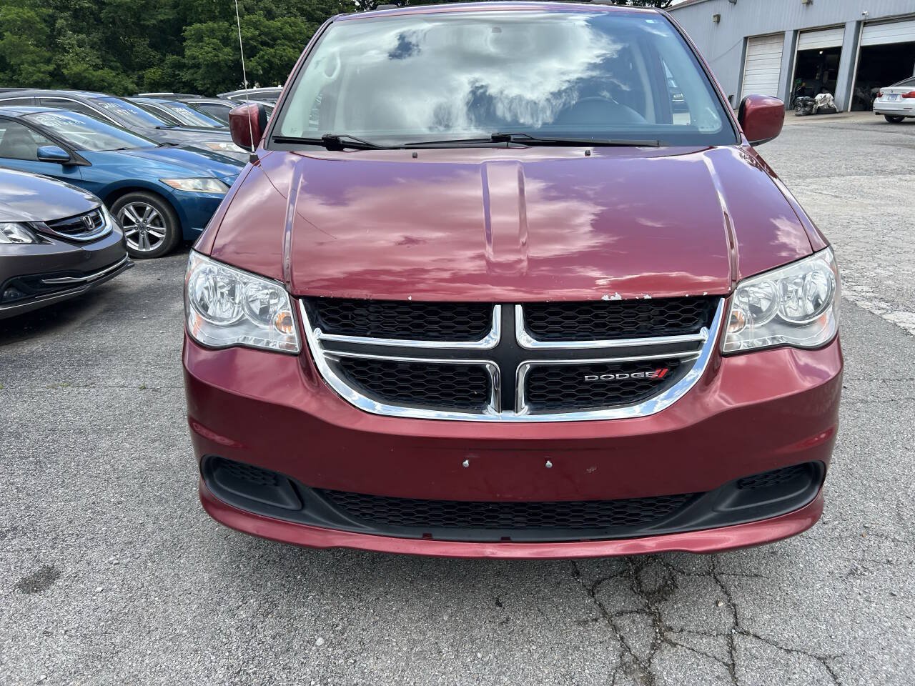 Used 2015 Dodge Grand Caravan SXT w/ Rear Park Assist Package FWD image 8
