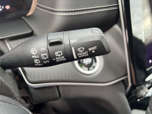 Certified 2024 Jeep Grand Cherokee Altitude AWD/4WD image 23