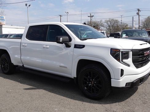 Used 2025 GMC Sierra 1500 Elevation w/ Elevation Premium Package image 4